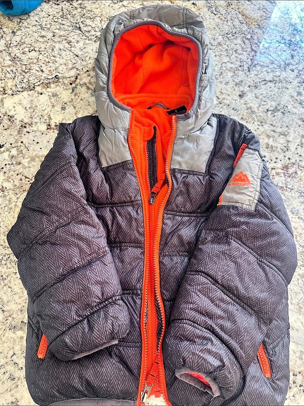 Snozu Kids Hooded Puffer Jacket in Black & Gray and Orange size 5